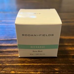 ✨BRAND NEW✨ Recharge Detox Mask